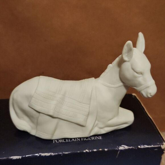 Avon 1984 Nativity Collectibles The Donkey Porcelain Figurine - Picture 1 of 5